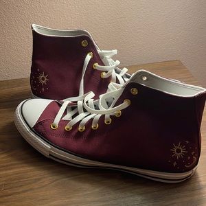 NWT customized converse- maroon with star embroidery